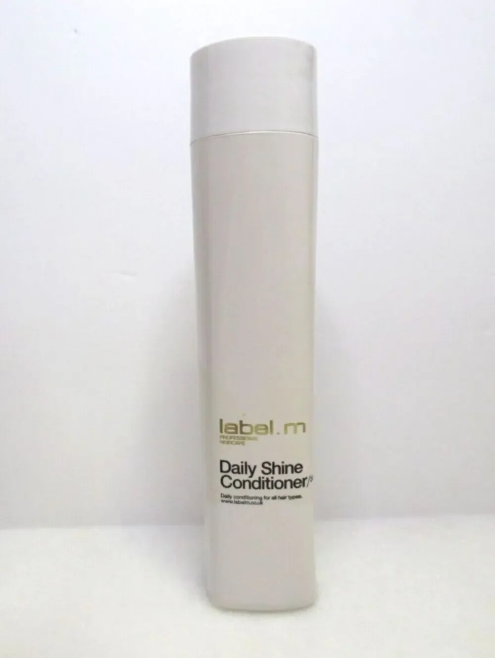 NEW LABEL.M DAILY SHINE CONDITIONER FOR ALL HAIR TYPES 10.1 OZ